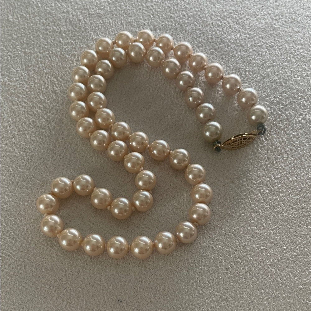 Vintage MCM Peach Pearl Necklace with Gold Clasp